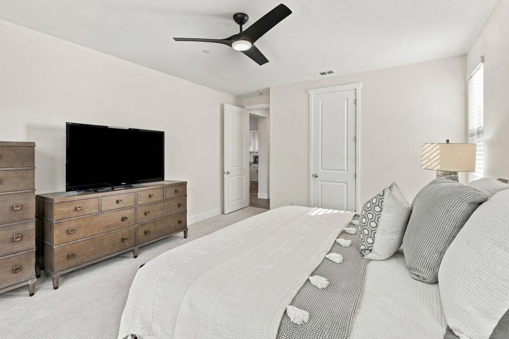 1612 Goldenstar Court Property Photo 24