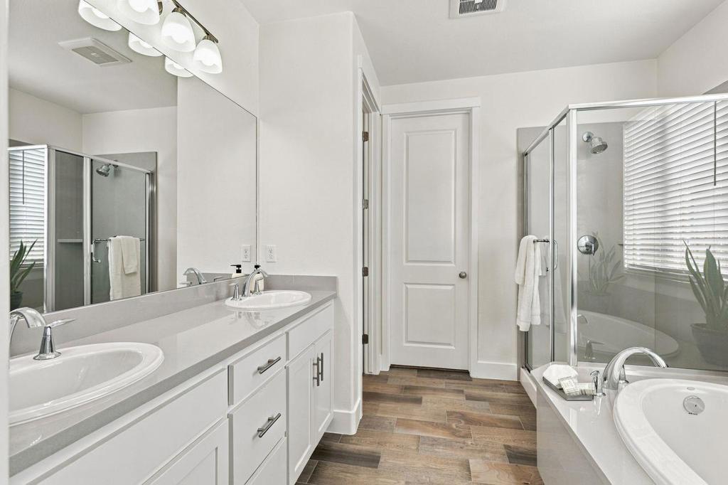 1612 Goldenstar Court Property Photo 26
