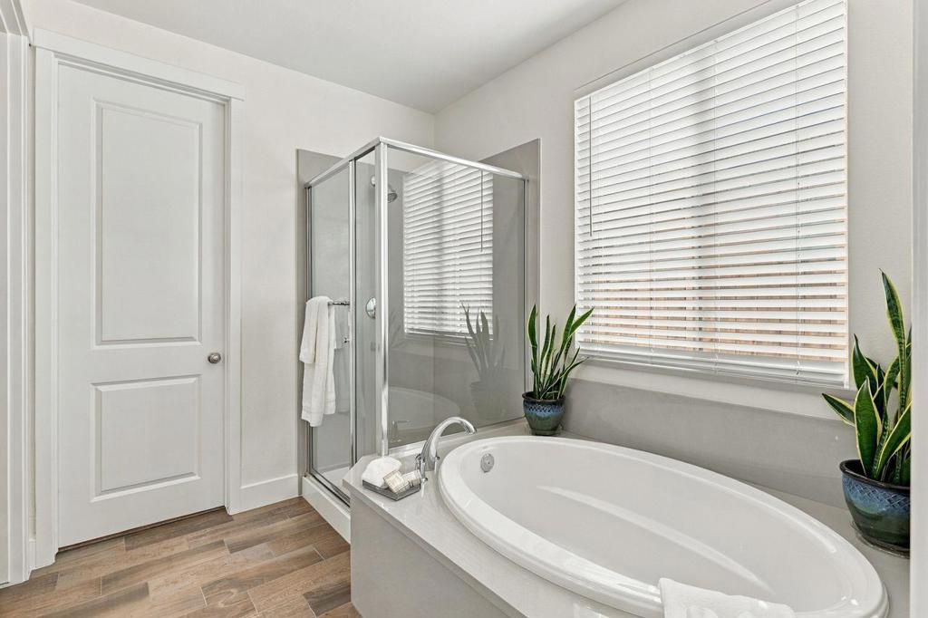 1612 Goldenstar Court Property Photo 27