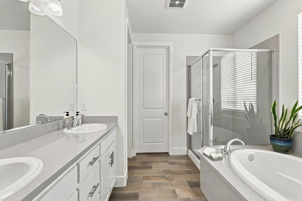 1612 Goldenstar Court Property Photo 28