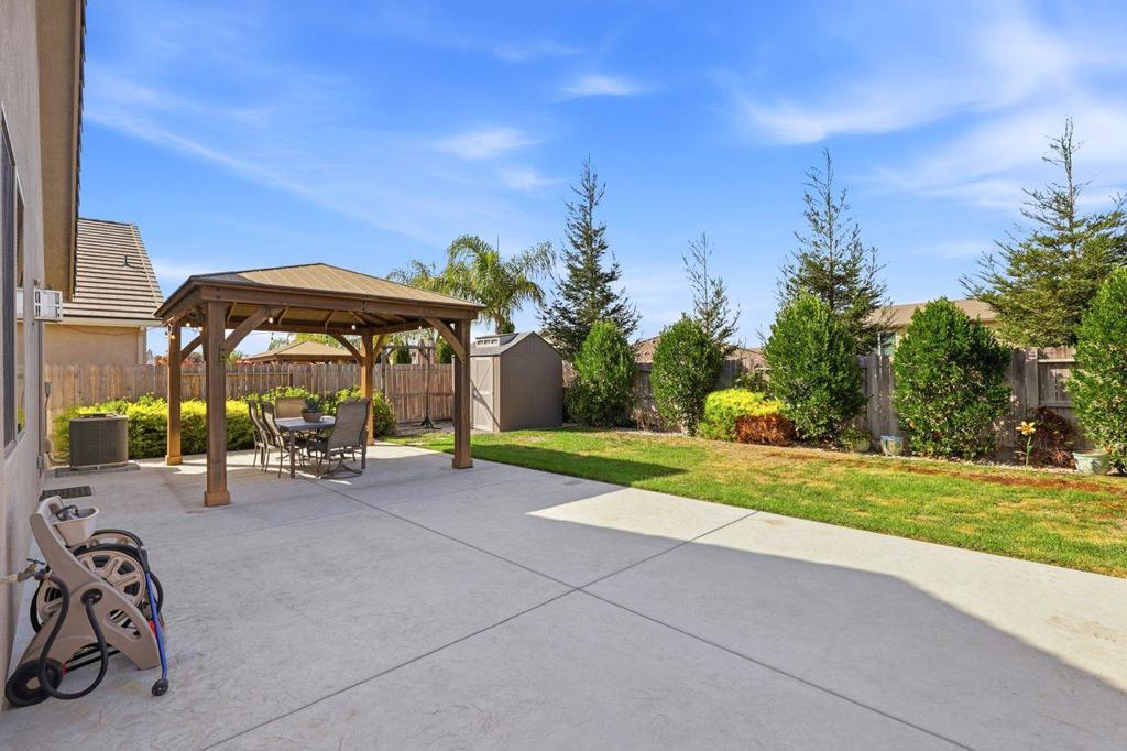 1612 Goldenstar Court Property Photo 31