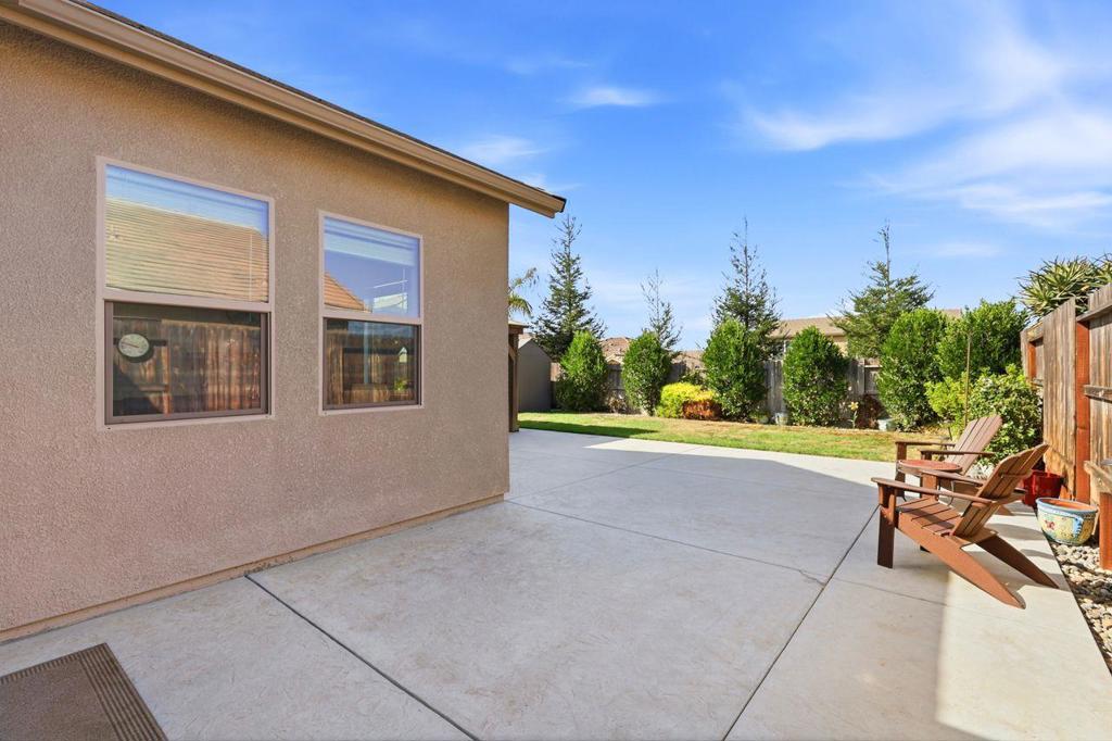 1612 Goldenstar Court Property Photo 33