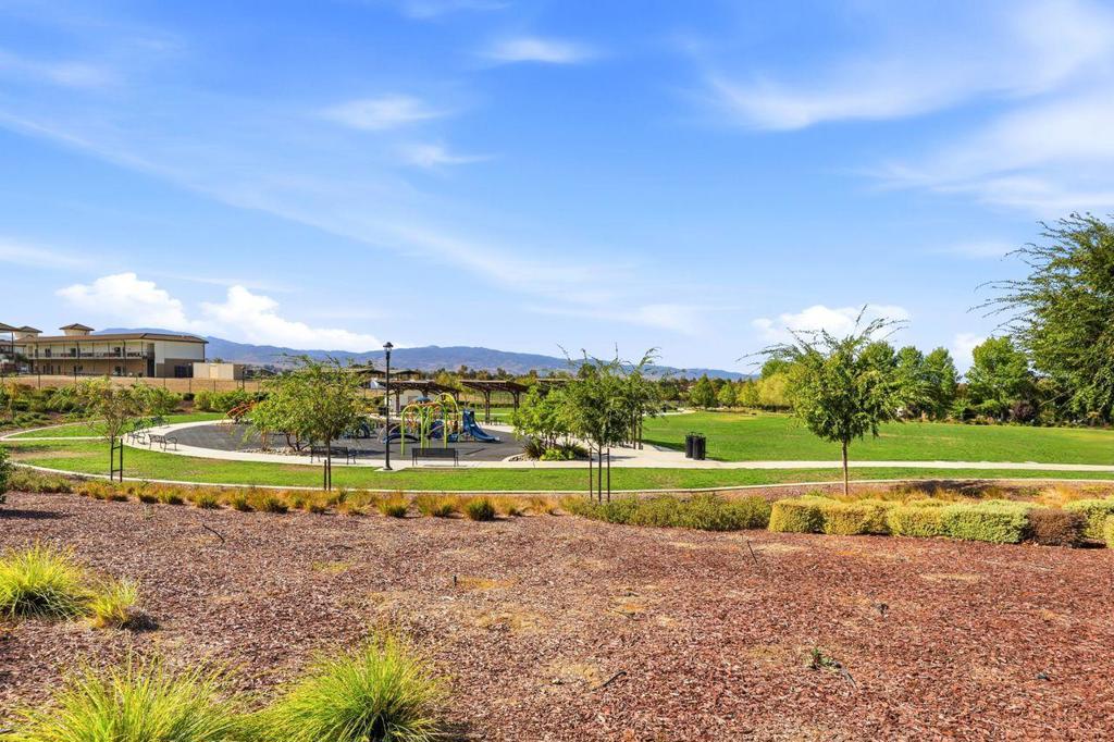 1612 Goldenstar Court Property Photo 37