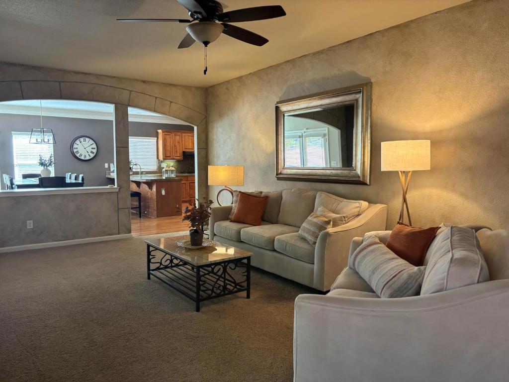 1190 Squirrel Creek Place Property Photo 15