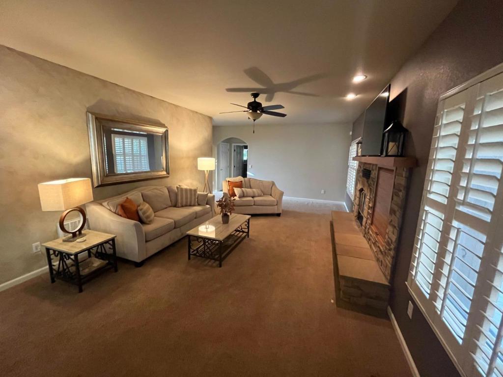 1190 Squirrel Creek Place Property Photo 17