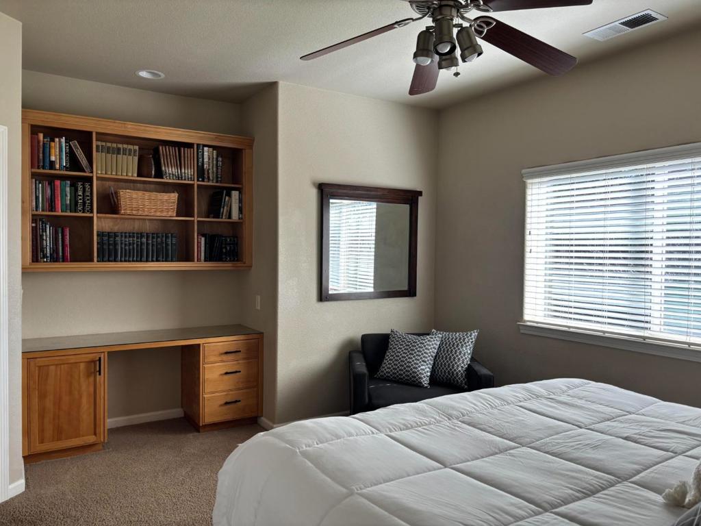 1190 Squirrel Creek Place Property Photo 28