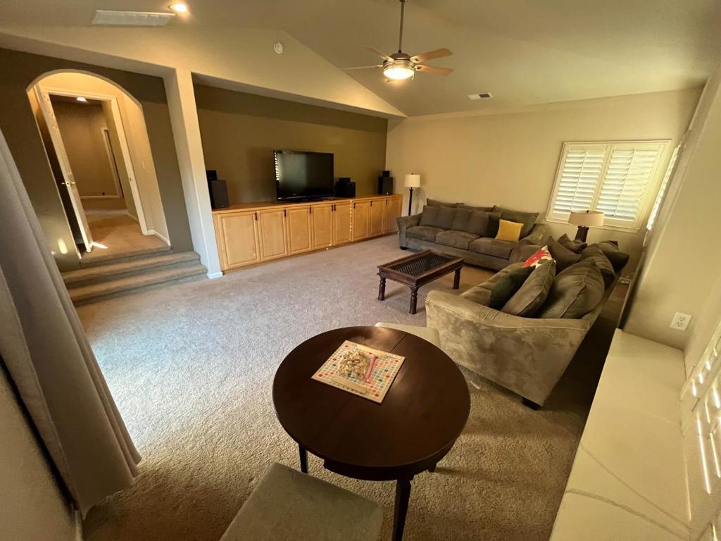 1190 Squirrel Creek Place Property Photo 33