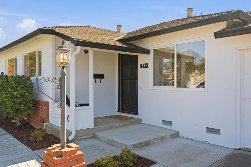 1858 Comstock Lane Property Photo 3