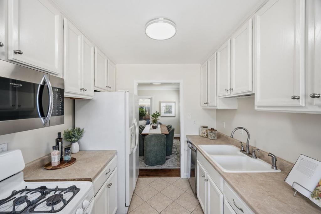 1858 Comstock Lane Property Photo 15