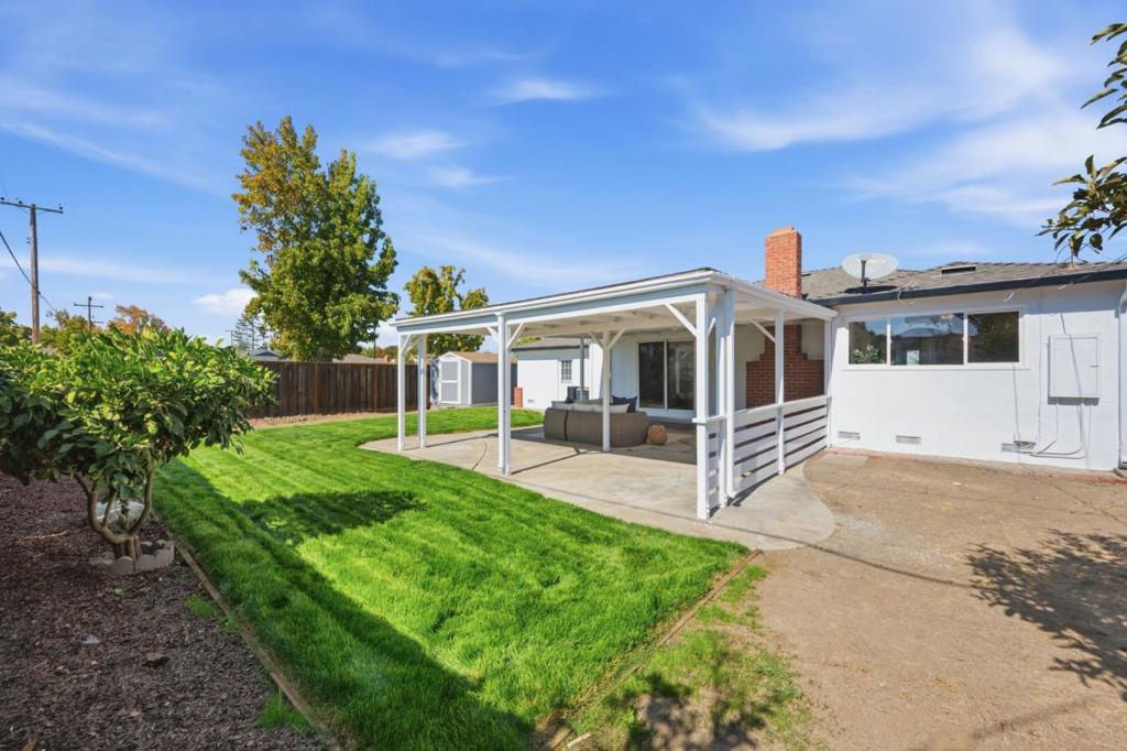 1858 Comstock Lane Property Photo 32