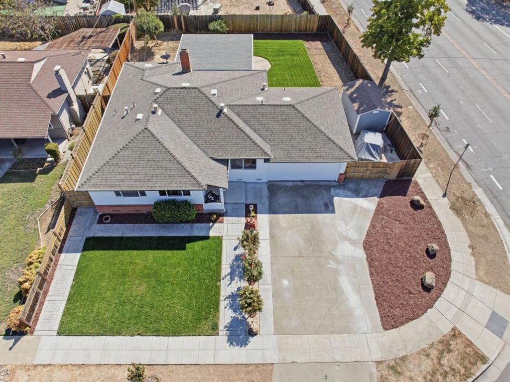 1858 Comstock Lane Property Photo 40