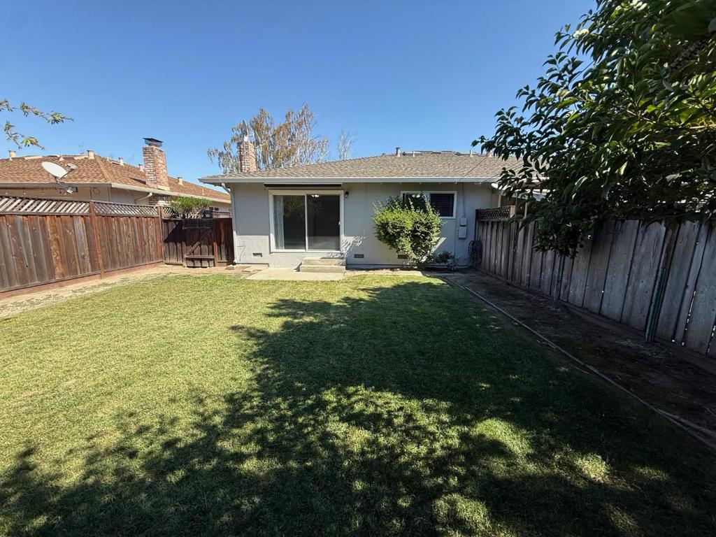 2583 Benton Street Property Photo 19