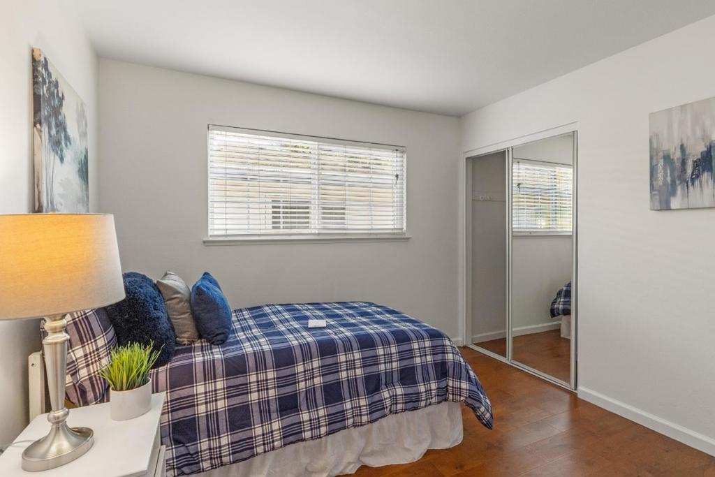 750 Almeria Drive Property Photo 17