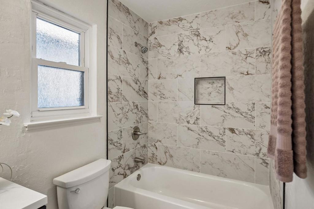 750 Almeria Drive Property Photo 20