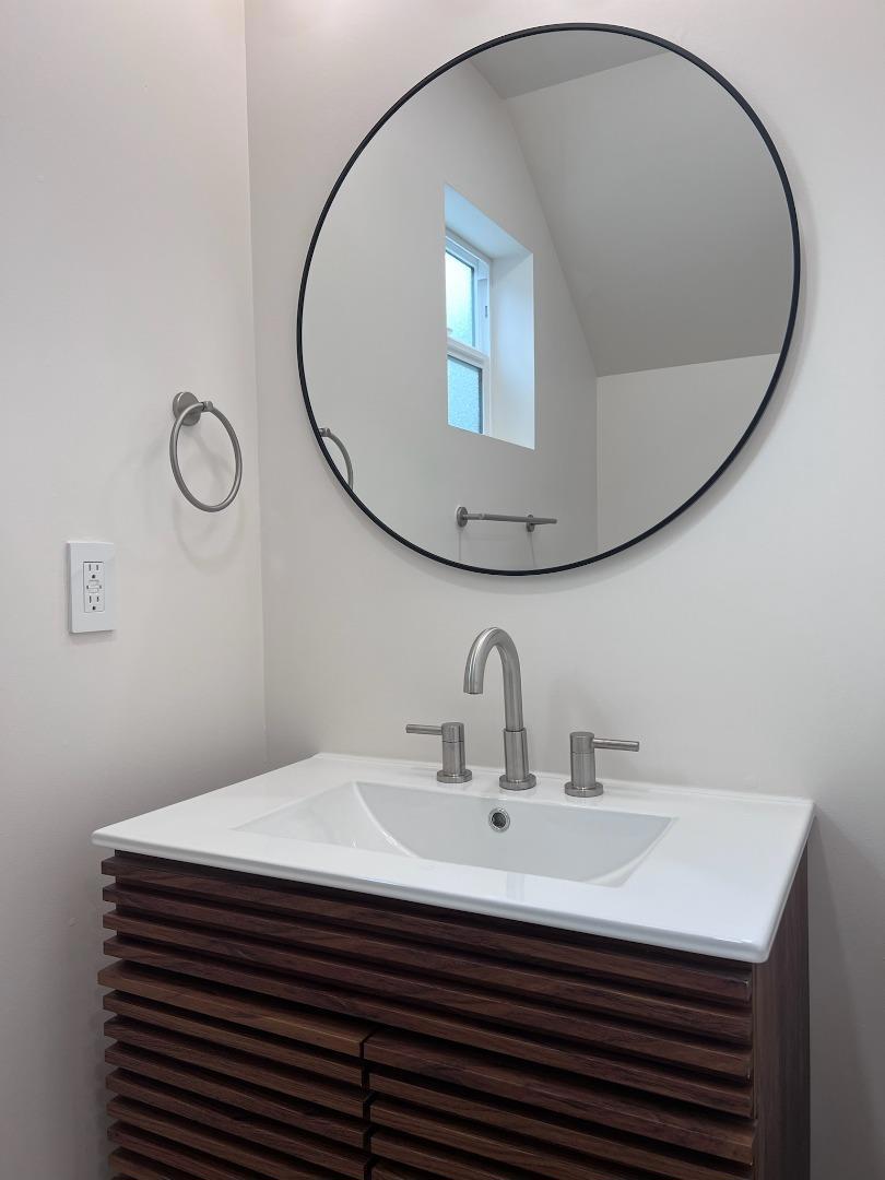 532 Mayfair Avenue A Property Photo 10