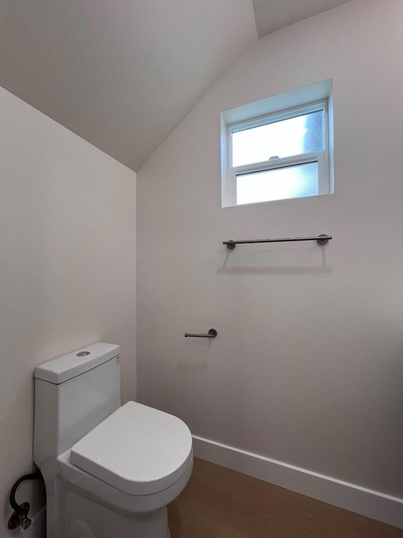 532 Mayfair Avenue A Property Photo 11