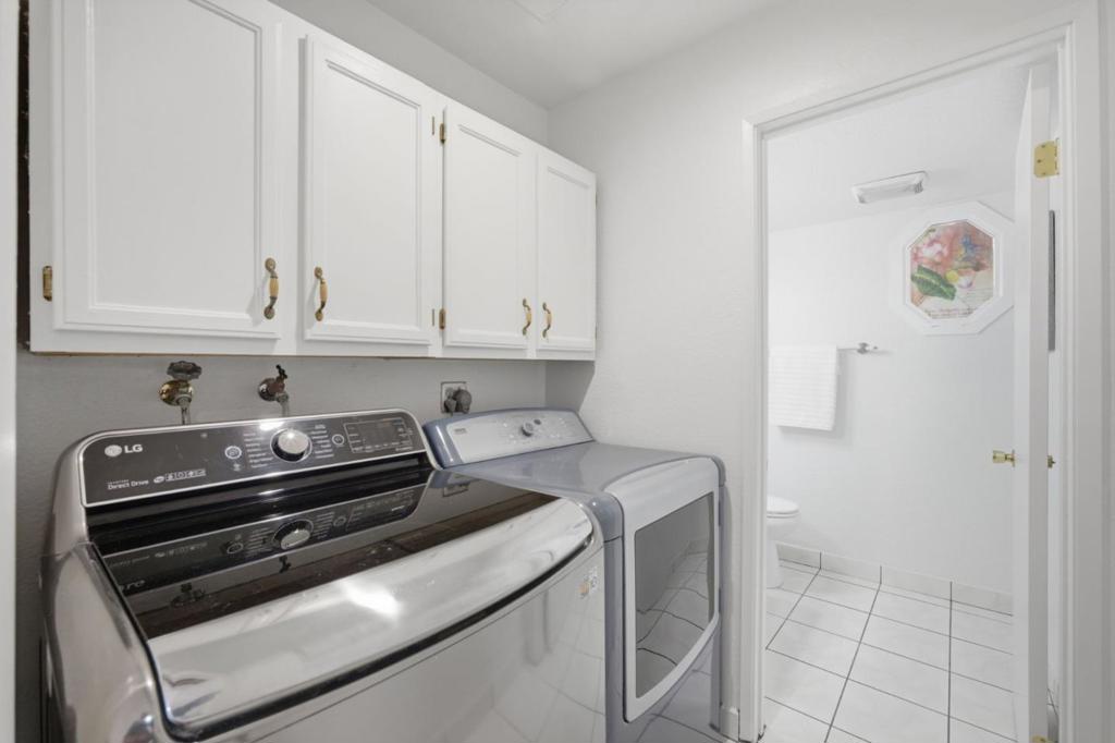 3350 Woodside Lane Property Photo 10