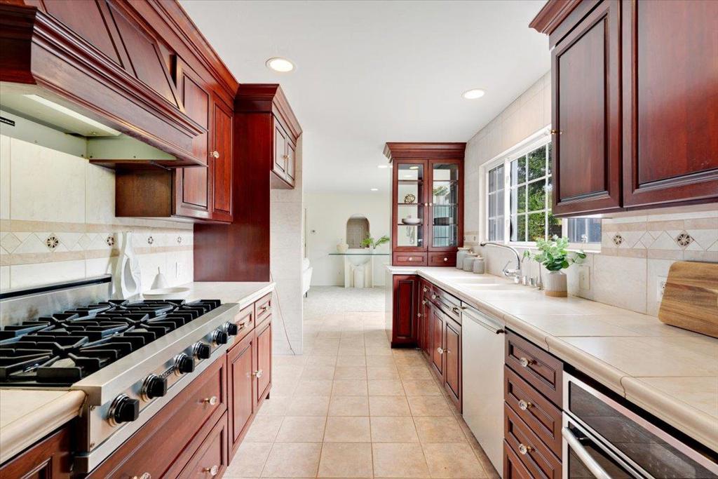 620 Baltusrol Drive Property Photo 19