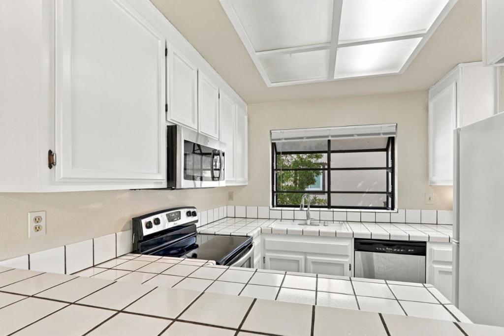 1400 Bowe Avenue 1206 Property Photo 6