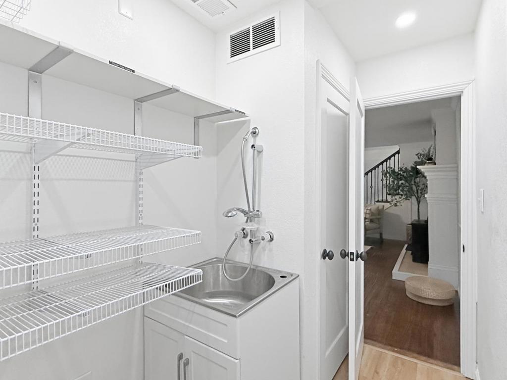 625 Nottingham Way Property Photo 28