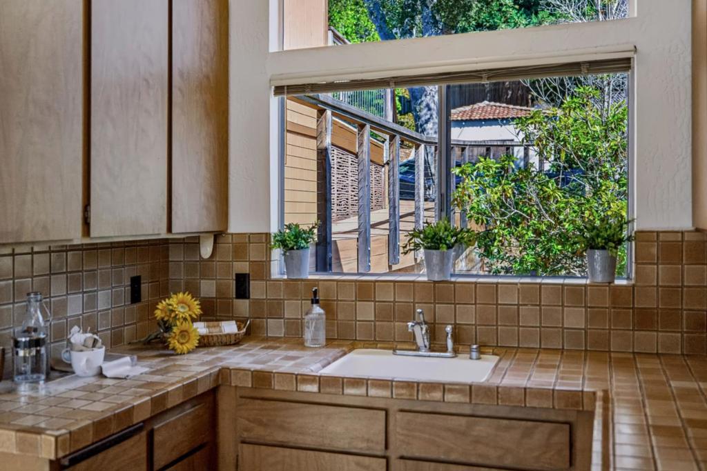 546 Monterey Drive Property Photo 13