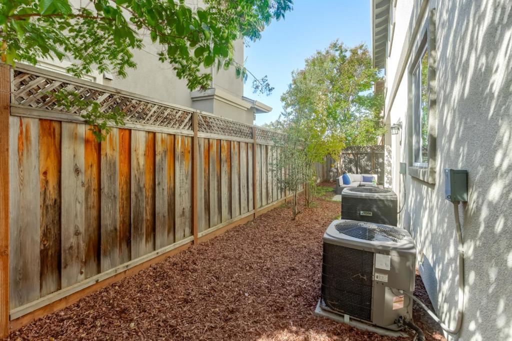 106 George Court Property Photo 35