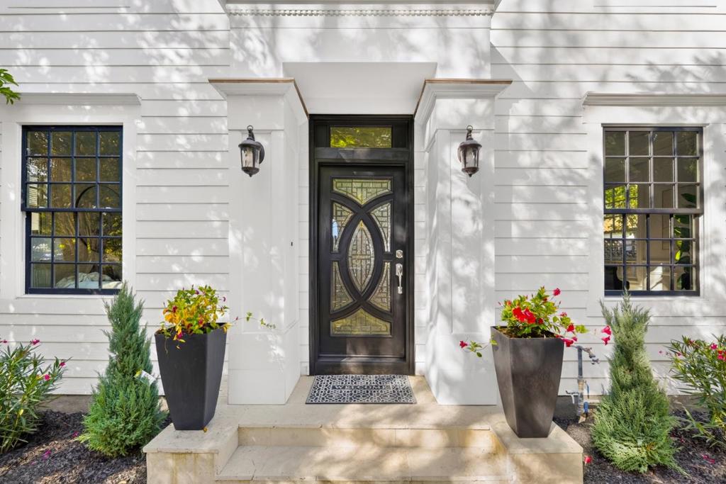 488 Gilbert Avenue Property Photo 3