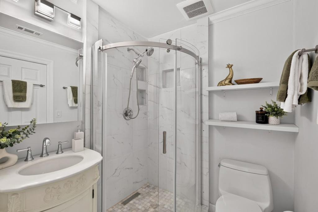 488 Gilbert Avenue Property Photo 21