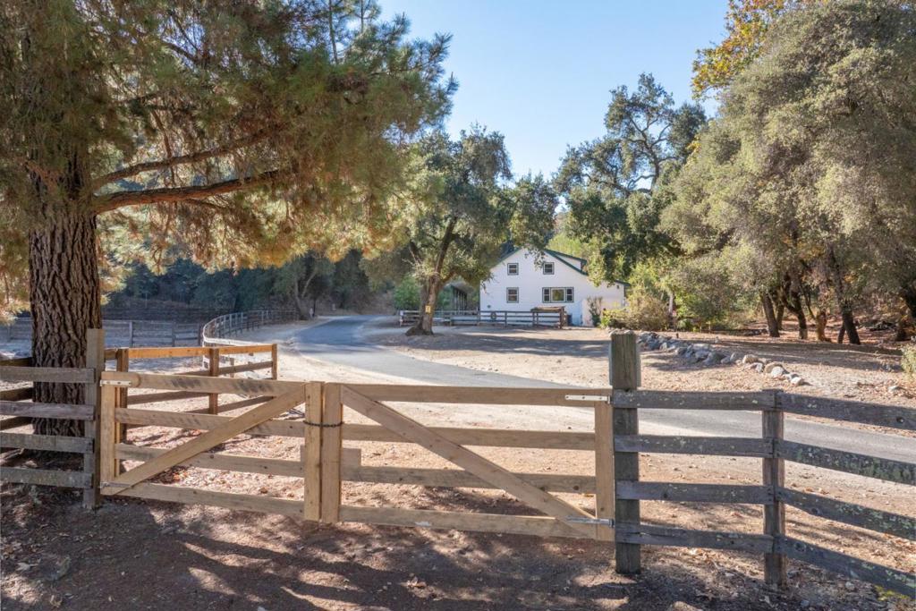 38652 Tassajara Road Property Photo 12