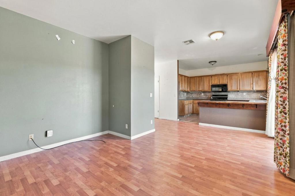 151 Wellington Place Property Photo 6