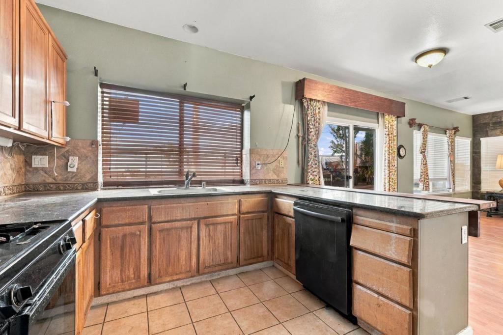 151 Wellington Place Property Photo 7