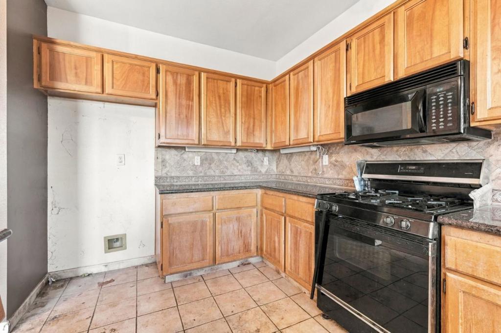 151 Wellington Place Property Photo 8