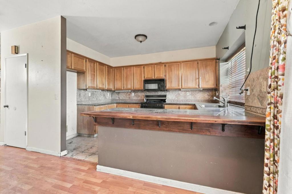 151 Wellington Place Property Photo 10