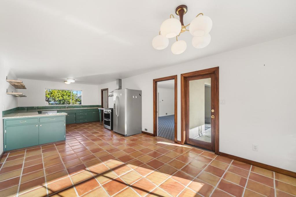 ML82064665 Property Photo 11