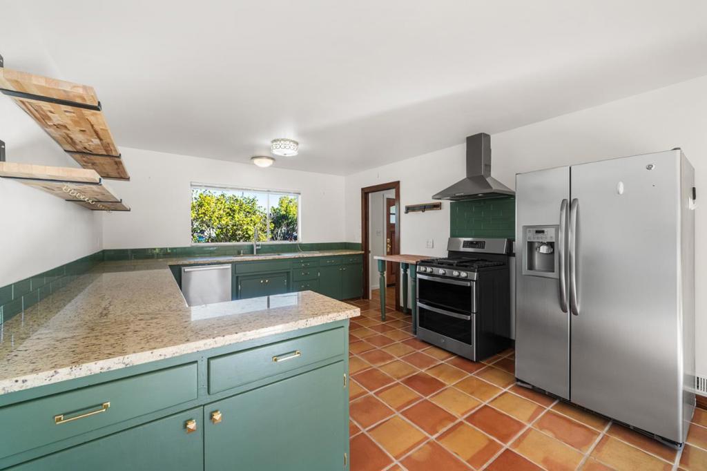 ML82064665 Property Photo 17