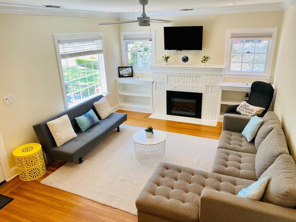 1224 47th Street Property Photo 9