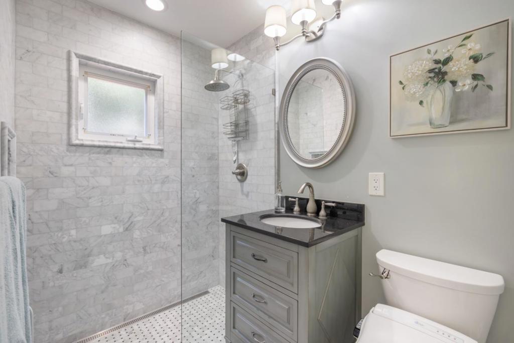 730 Greenview Place Property Photo 10