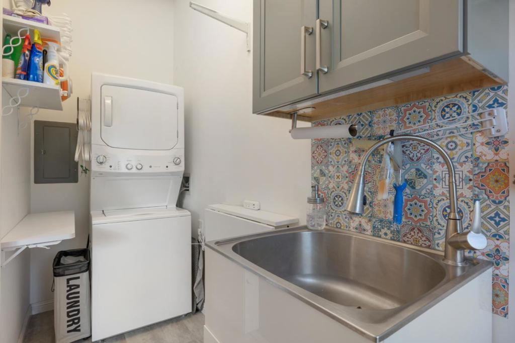 730 Greenview Place Property Photo 19