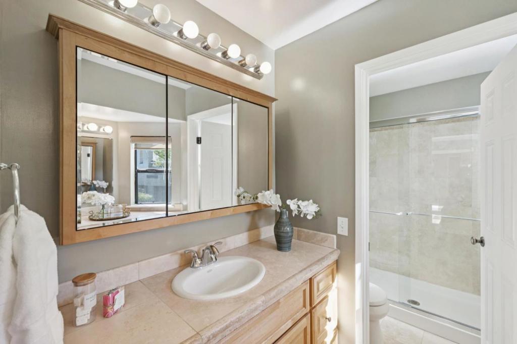 927 Shoreline Drive Property Photo 25