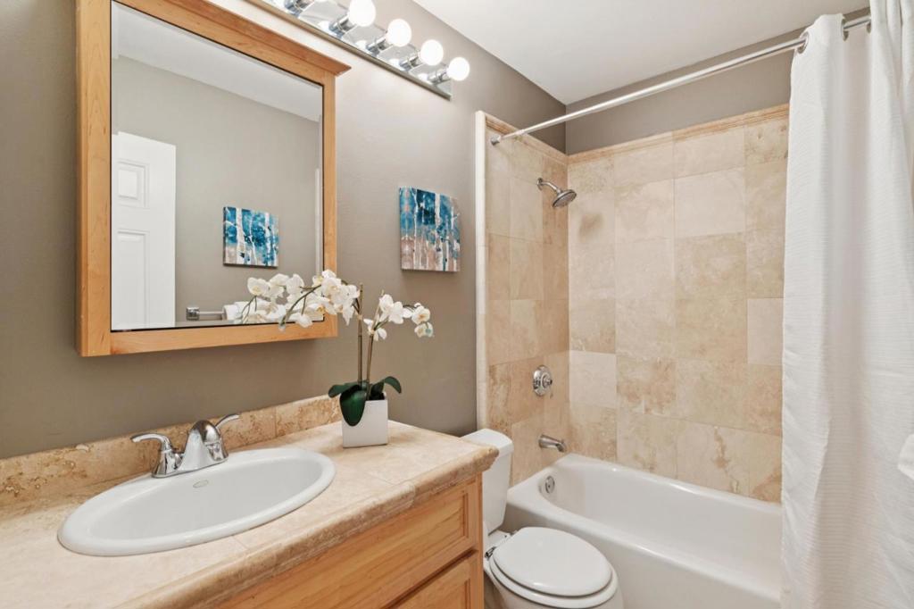 927 Shoreline Drive Property Photo 31