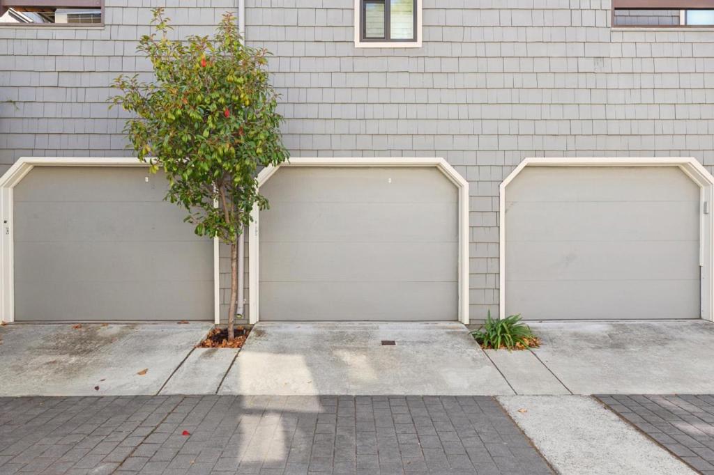 927 Shoreline Drive Property Photo 39