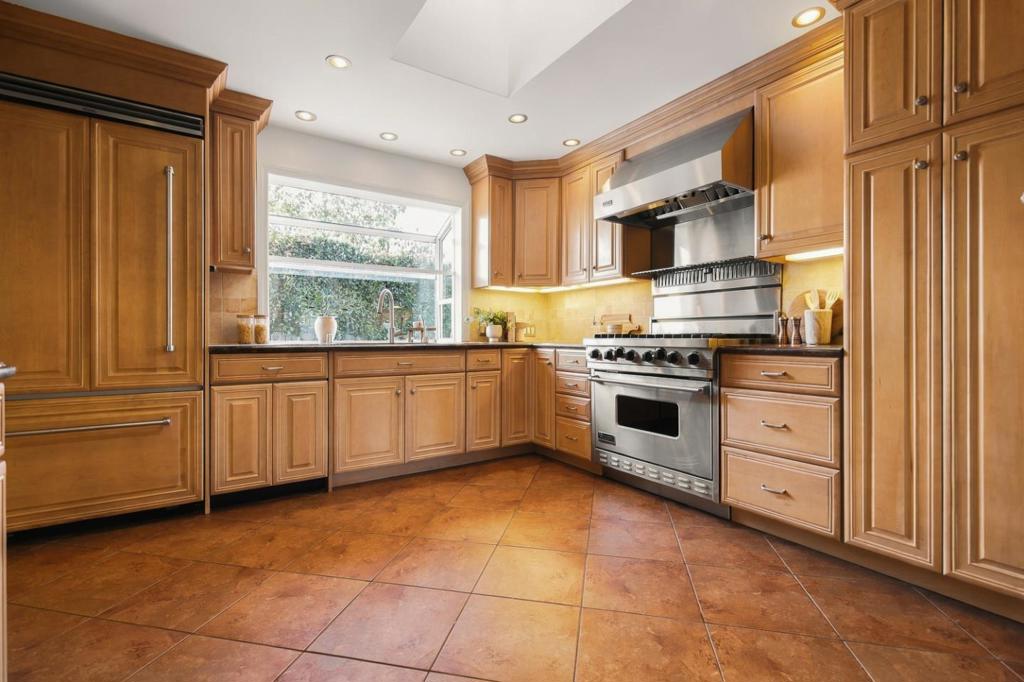 23 Michael Lane Property Photo 19