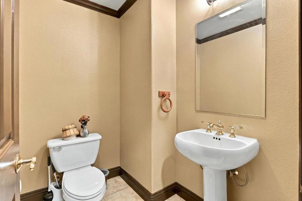 4915 Formby Court Property Photo 19