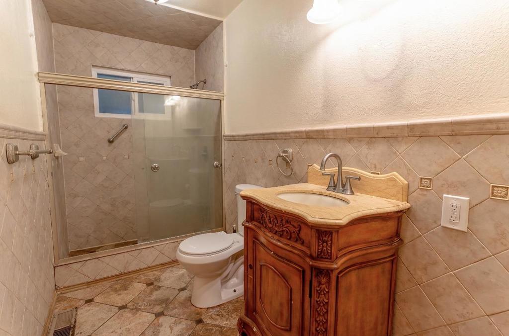 641 Main Street Property Photo 6