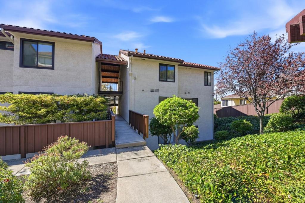 22103 Vista Del Plaza Lane 7 Property Photo 1