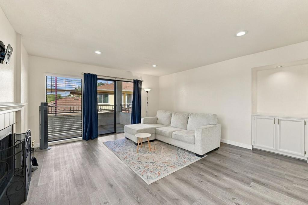 22103 Vista Del Plaza Lane 7 Property Photo 8