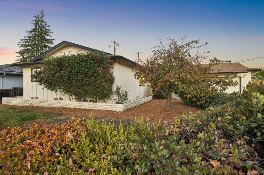 10770 Martinwood Way Property Photo 5