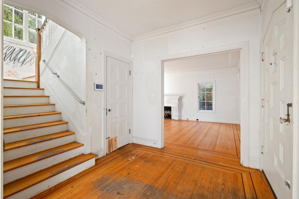 6007 Rockridge Boulevard Property Photo 5