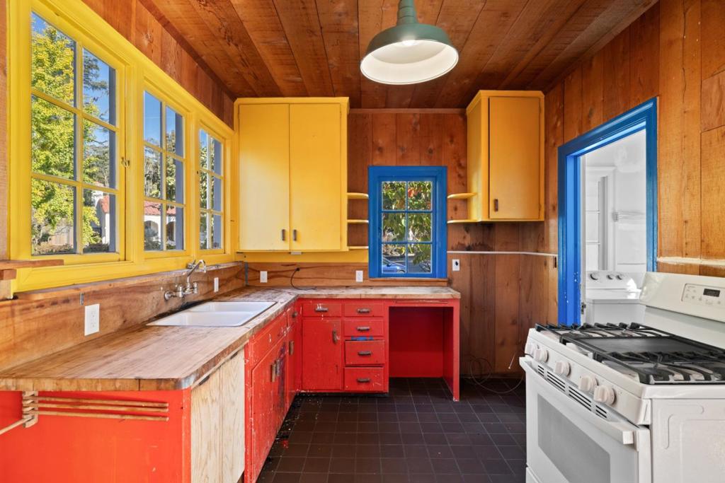 6007 Rockridge Boulevard Property Photo 12