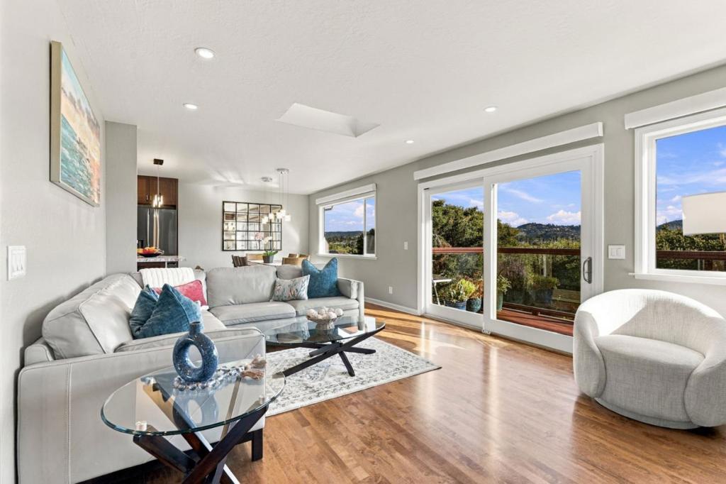 3035 Ribera Road Property Photo 7
